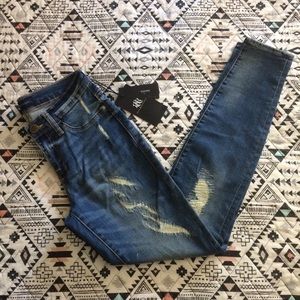 Rock & Republic Women’s Mid Rise Jeans, NWT